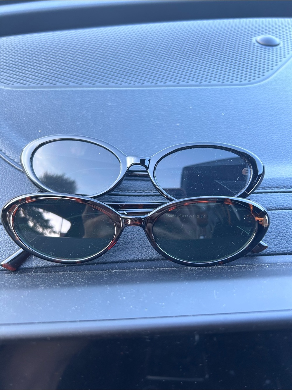 Classic Oval Women's Sunglasses - Black and Tortoiseshell